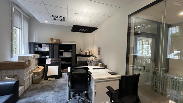 Bureaux Commerciaux rénovés au Coeur d'Orléans 278 m2 - Rue Jeanne d'Arc
