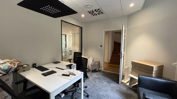 Bureaux Commerciaux rénovés au Coeur d'Orléans 278 m2 - Rue Jeanne d'Arc