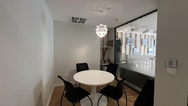 Bureaux Commerciaux rénovés au Coeur d'Orléans 278 m2 - Rue Jeanne d'Arc