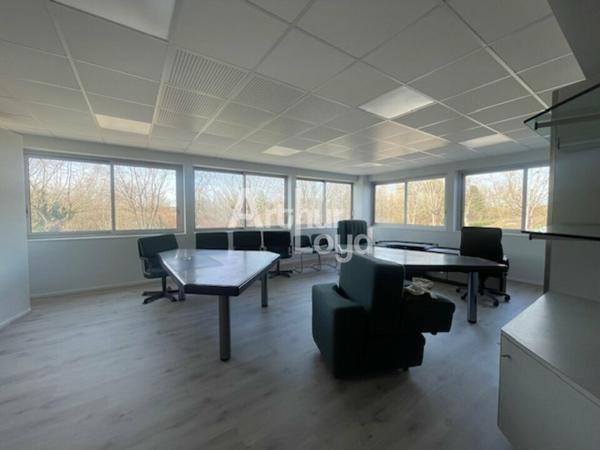 Ensemble de bureaux de 200m² VICHY RHUE