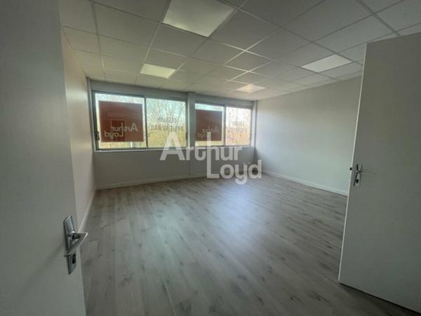 Ensemble de bureaux de 200m² VICHY RHUE