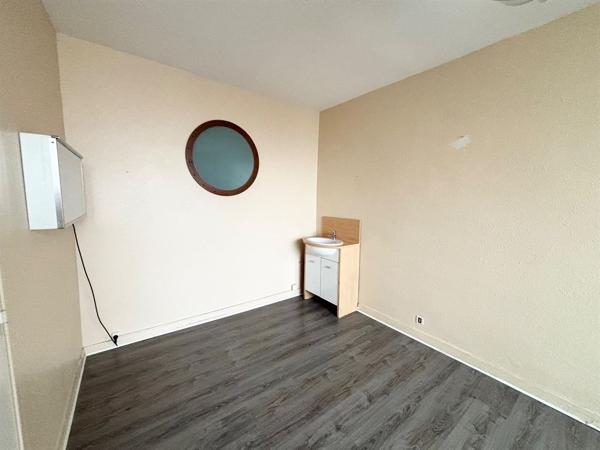 Location Local d'activité44,17 m² - CLERMONT FERRAND (63000)