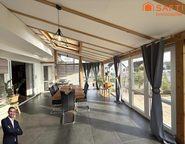 Superbe maison de 7 pièces sur 16.11 ares de terrain, quartier calme et résidentiel.