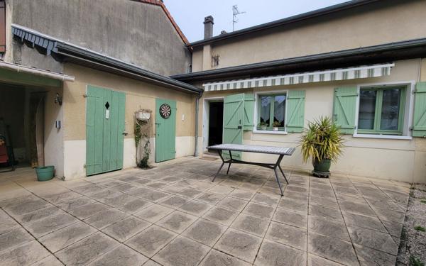 Maison à vendre    6 pièces • 141 m2 Jurançon