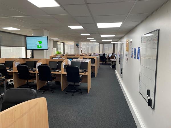 Bureaux modernes et ERPables à St Cloud - Jardins communs et services