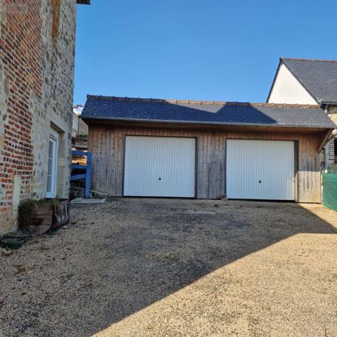 Maison de ville à vendre à Crennes-sur-Fraubée en Mayenne (53700), ref : 12725/695