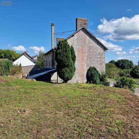 Maison de ville à vendre à Crennes-sur-Fraubée en Mayenne (53700), ref : 12725/695