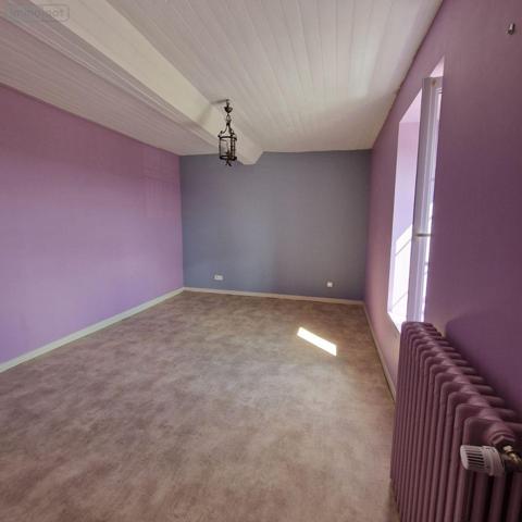 Maison de ville à vendre à Crennes-sur-Fraubée en Mayenne (53700), ref : 12725/695