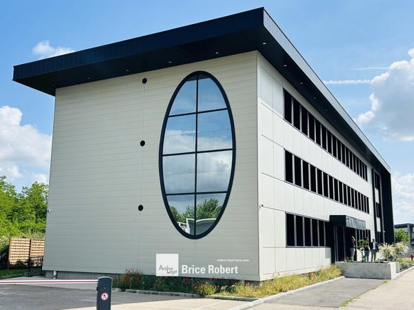 Bureaux à louer à Saint-Priest visibilité depuis la rocade et espaces modulables