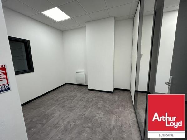 BUREAUX à LOUER de 216 m²