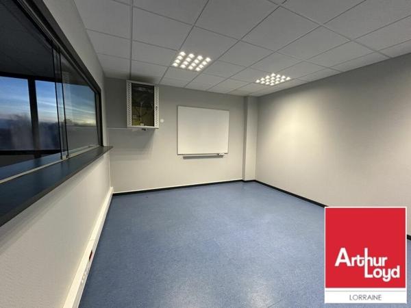 BUREAUX à LOUER de 216 m²