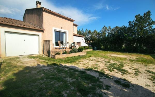 Maison à vendre    4 pièces •  La Calmette