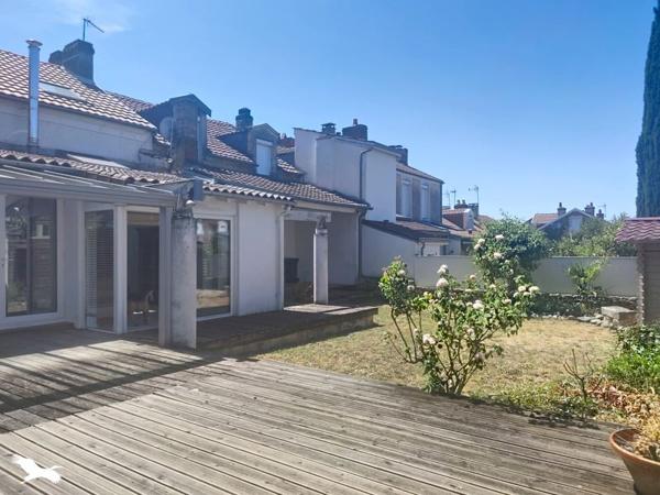 Maison à vendre 399 000 € Périgueux 8 p 263 m² DPE C