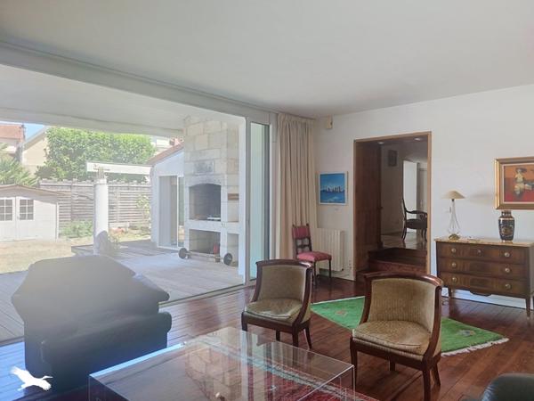 Maison à vendre 399 000 € Périgueux 8 p 263 m² DPE C