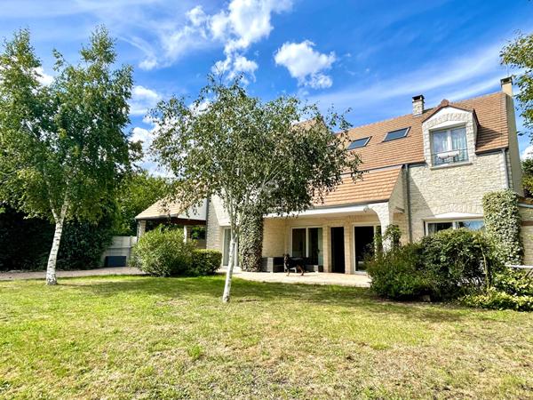 Maison Eragny 7 pièce(s) 195 m2 €749 900 ** - Référence 7204