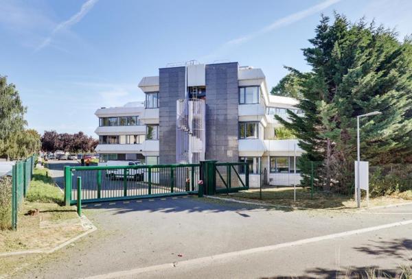 LABORATOIRES NEUFS