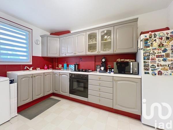 Maison traditionnelle 4 pièces de 88 m² à Othis (77280)