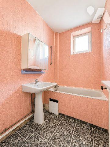 Appartement de 63 m2 vace cave et cabanon