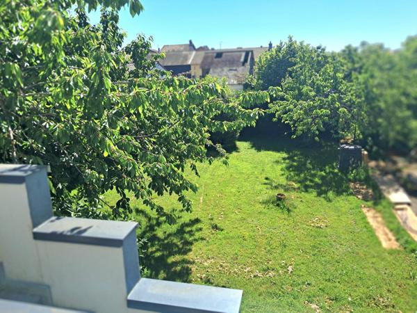 Maison individuelle sur un beau terrain clos dans un quartier calme.