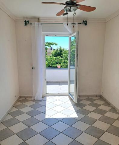 Maison individuelle sur un beau terrain clos dans un quartier calme.
