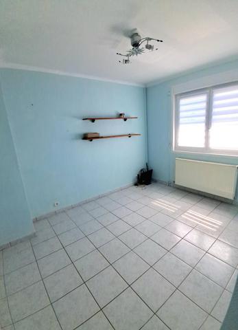 Maison individuelle sur un beau terrain clos dans un quartier calme.