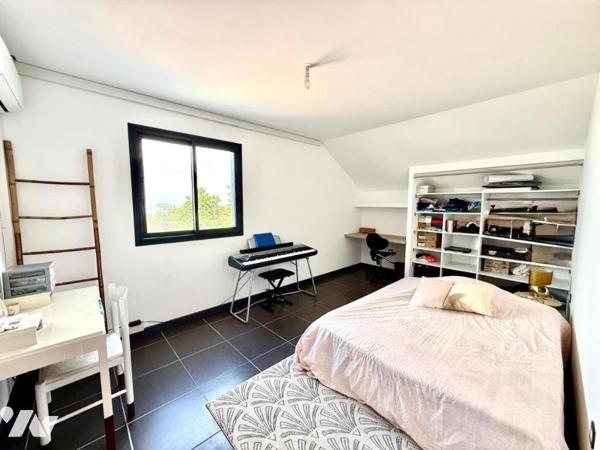 Maison T5 avec F4 indépendant,  La Rivière, Saint-Louis