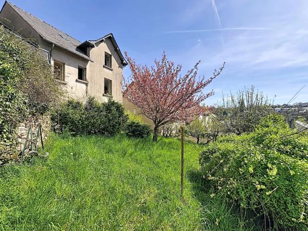 Le Monastère (12000) Le Monastère. Maison 1950 avec 4 chambres, jardin & garage aux portes de Rodez.