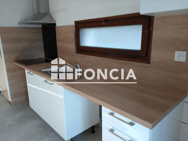 Location Appartement 2 pièces 44.8 m² - 93 MONTEE BON ACCUEIL Vienne 38200