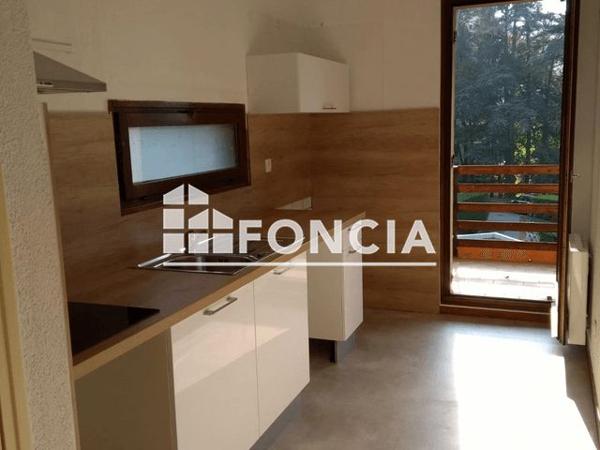 Location Appartement 2 pièces 44.8 m² - 93 MONTEE BON ACCUEIL Vienne 38200