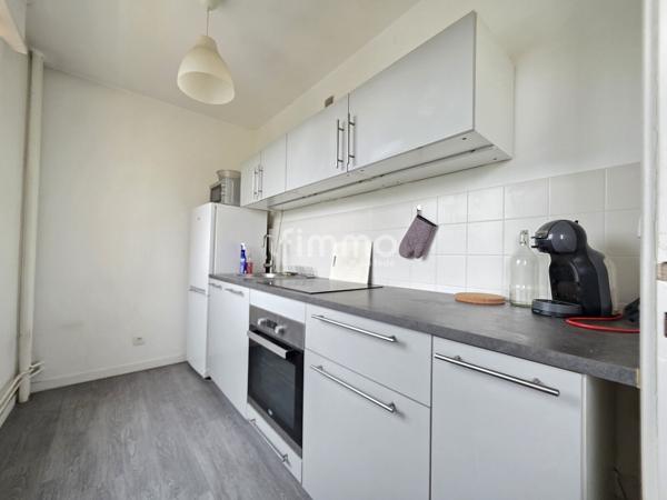F2 avec balcon, parking - Résidence Pierrefontaine Mulhouse