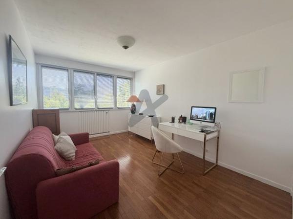 SAINTE FOY-LES-LYON quartier Chavril : T4 de 85 m2