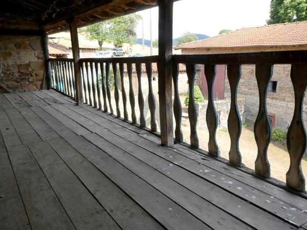 Très belle ferme de caractère indépendante avec grandes dépendances et 5 000 m² de terrain