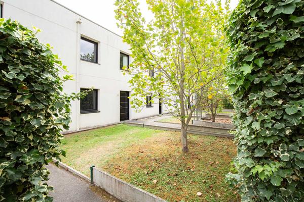 A VENDRE NANTES SAINT-CLEMENT STUDIO EN PARFAIT ETAT DANS RESIDENCE DE STANDING