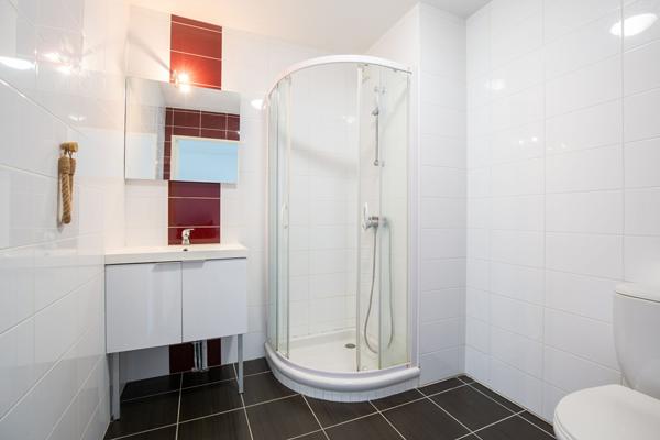 A VENDRE NANTES SAINT-CLEMENT STUDIO EN PARFAIT ETAT DANS RESIDENCE DE STANDING
