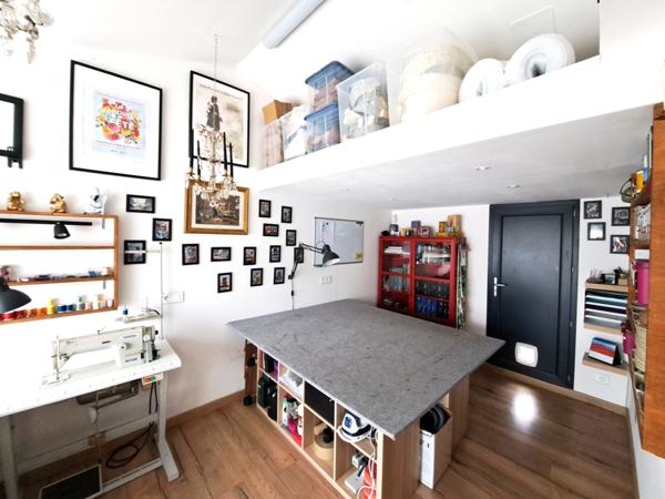 MAXIMIN LA STE BAUME (83) Magnifique villa contemporaine de 5 pièces , terrasses , jardin avec piscine