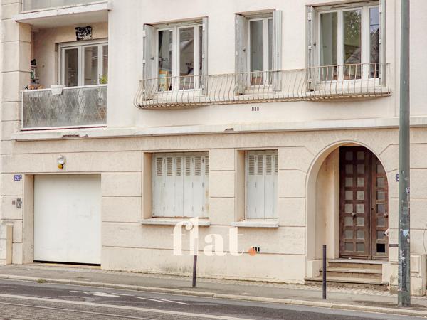 Appartement T3 STE THERESE / 75 m2/ 2 ch/ garage boxé / Balcon / Cave