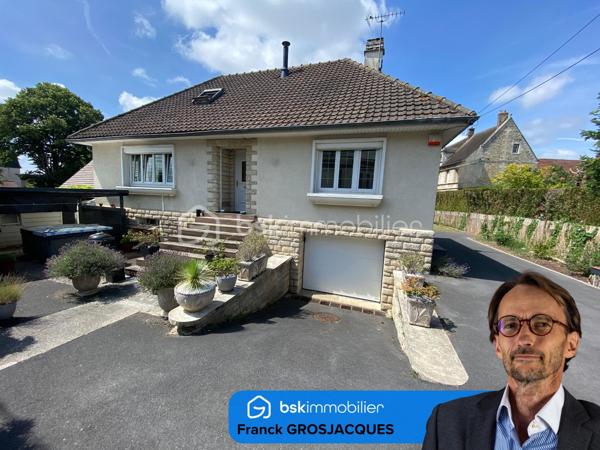 Franck GROSJACQUES - BSK Immobilier vous propose cette maison indépendante de 145 m² environ sur sous-sol total idéalement située à proximité du centre-ville de Clermont.

Au rez-de-chaussée vivable de plain-pied, l'entrée indépendante dessert :
- un double séjour lumineux de 34 m² environ
- une cuisine récente aménagée et équipée
- deux chambres
- une salle d'eau
- un wc séparé

A l'étage :
- une suite parentale avec une salle de bain et un wc
- un espace bureau idéal pour le télétravail
- un espace aménageable en coin détente ou 2ème bureau

Le sous-sol total est compartimenté avec un garage pouvant accueillir 2 véhicules, une pièce de 24 m² environ (pouvant faire office de salle de sport, de musique ou de jeux), une buanderie et un cellier.

Côté extérieur : possibilité de garer plusieurs véhicules et plusieurs dépendances.

Les + :
- terrain clos et arboré de 755 m² environ en centre-ville
- fenêtres double vitrage oscillo-battantes avec moustiquaires
- volets roulants électriques
- poêle à bois
- sous-sol total
- stationnement important
- portail électrique
- fibre internet
- alarme

GARE : la gare de Clermont dessert Paris Gare du Nord et Amiens en 40 minutes
PROCHE AXES ROUTIERS : Beauvais 25 min, Creil 17 min
AÉROPORTS : Beauvais Tillé 25 min et Paris Roissy - Charles de Gaulle 45 min


-