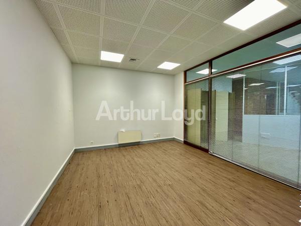 Bureaux à vendre Lomme - 230 m² lumineux avec visibilité exceptionnelle et patio privatif