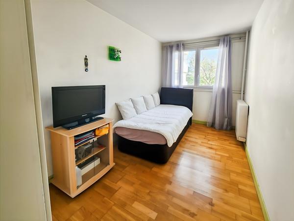 Appartement Savigny Le Temple 5 pièce(s) 105.12 m2 avec loggia