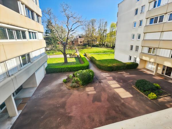 Appartement Savigny Le Temple 5 pièce(s) 105.12 m2 avec loggia