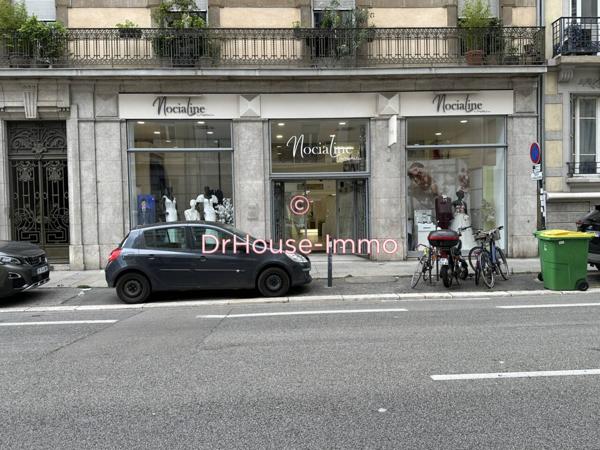 Commerce à vendre 3 pièces de 265 m²