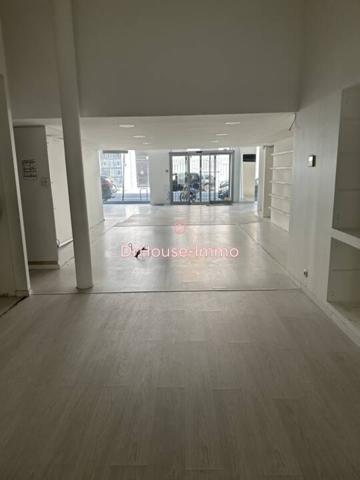 Commerce à vendre 3 pièces de 265 m²