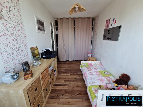 BRON, T4, PROCHE TOUTES COMMODITEES,VUE DEGAGEE