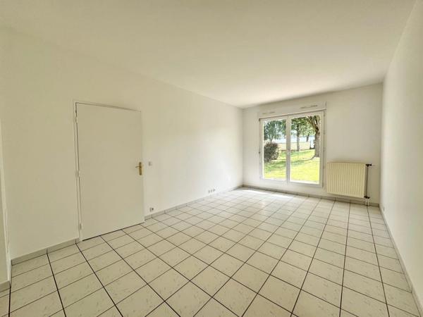 Location                                                      Appartement
                        
                     2 pièces                      49 m2                     à Chambly