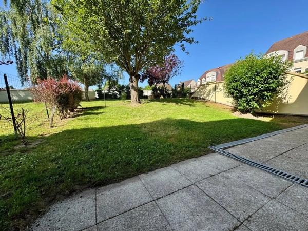 Location                                                      Appartement
                        
                     2 pièces                      49 m2                     à Chambly