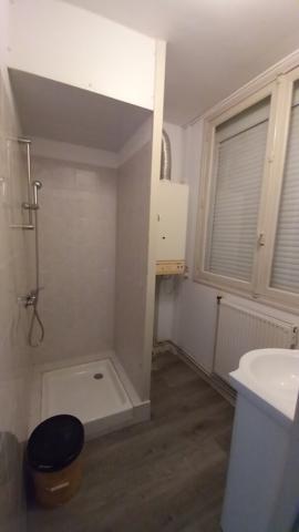Local professionnel Royan 3 pièce(s) 66.24 m2