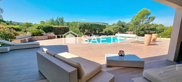 Villa T6 de 205 m² avec vue exceptionelle, une piscine et un garage de 50 m².