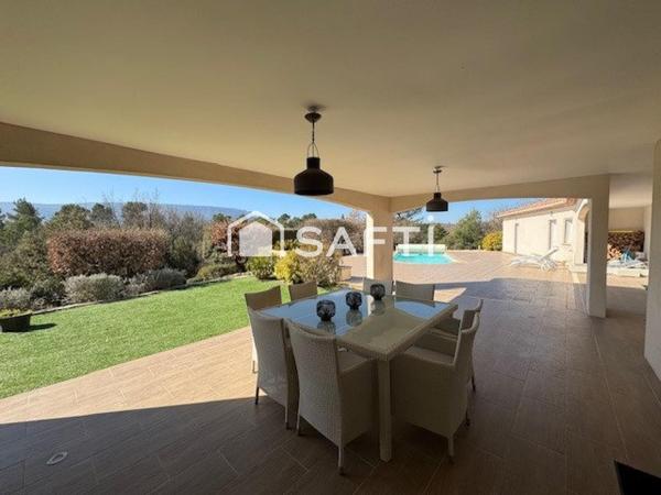 Villa T6 de 205 m² avec vue exceptionelle, une piscine et un garage de 50 m².
