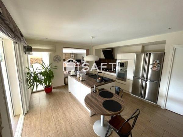 Villa T6 de 205 m² avec vue exceptionelle, une piscine et un garage de 50 m².