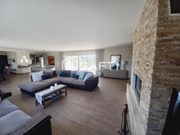 Villa T6 de 205 m² avec vue exceptionelle, une piscine et un garage de 50 m².